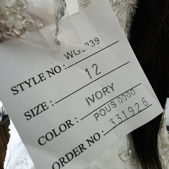 BNWT David's Bridal White Strapless Wedding Dress - Picture 5 of 16